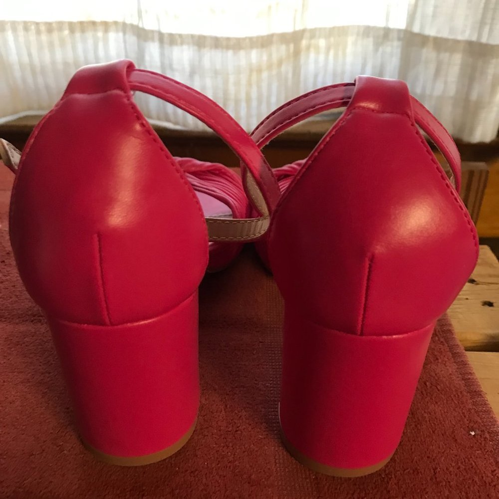 Fuschia  Peep Toe Block Heeled Sandals - Size 39 (EU) - Picture 3 of 5